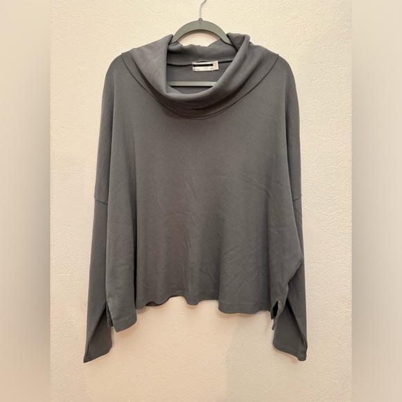 GRP 1 turtleneck long sleeve women’s blouse/ sweater - Picture 6 of 7